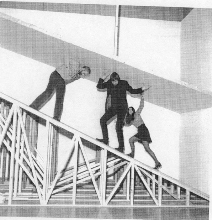 Robert Morris 1971 Tate Tate Staff Navigating The Robert Morris Exhibition 1971