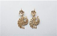 Gold filigree earrings, 