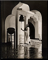 Yip Cheong Fun, The Call of the Bell, circa 1960