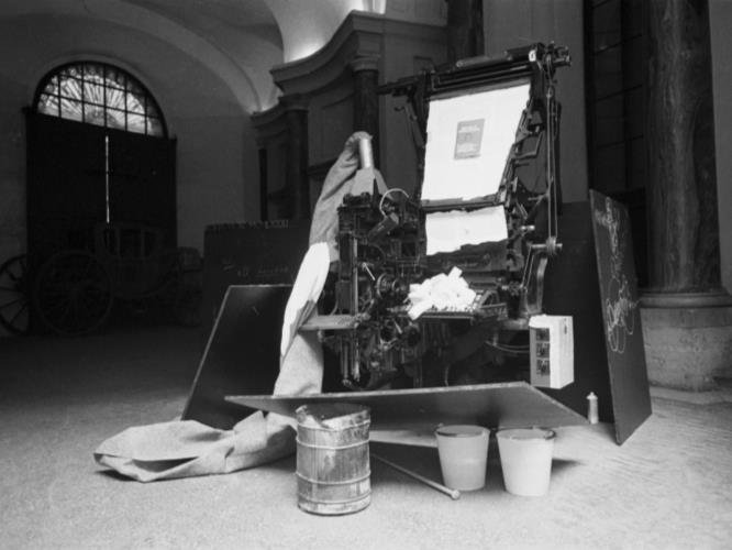 Fig.2 Joseph Beuys, Terremoto 1981, installato a Palazzo Braschi, Roma, 1981