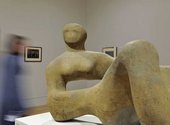 Viewers in Henry Moore exhibition, Tate Britain, Spring 2010 Tate © The Henry Moore Foundation. All Rights Reserved, DACS 2011
